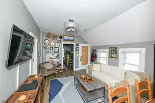 2116 W 32nd St, Loveland, OH 44113 - Photo 8