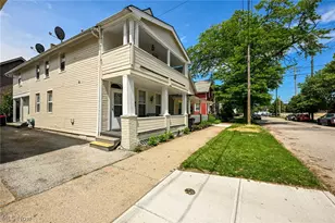 2116 W 32nd St, Loveland, OH 44113 - Photo 2