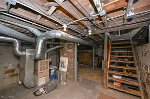 2116 W 32nd St, Loveland, OH 44113 - Photo 38