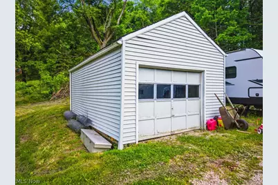 6633 Maplehurst Avenue SE, East Sparta, OH 44626 - Photo 6