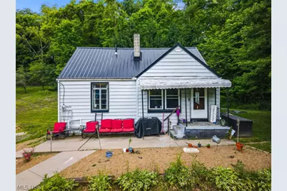 6633 Maplehurst Avenue SE, East Sparta, OH 44626 - Photo 2