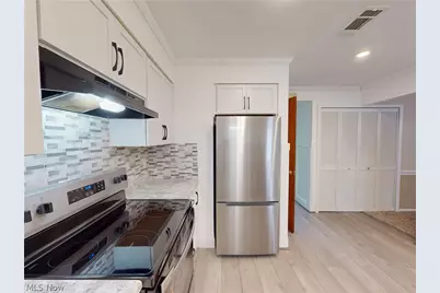 8240 Deepwood Boulevard #7-2, Mentor, OH 44060 - Photo 6