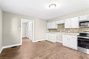 1421 Elder Ave, Akron, OH 44301 - Photo 10