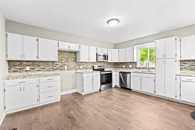 1421 Elder Avenue, Akron, OH 44301 - Photo 8