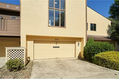 880 Hampton Ridge Drive, Akron, OH 44313 - Photo 1