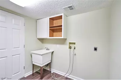 880 Hampton Ridge Drive, Akron, OH 44313 - Photo 16