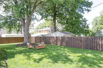 8111 Thornton Drive, Parma, OH 44129 - Photo 38