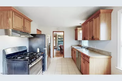8111 Thornton Drive, Parma, OH 44129 - Photo 12