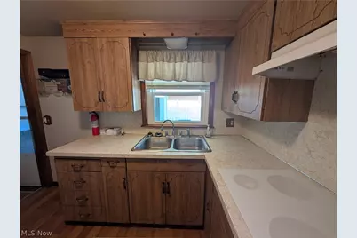 3612 Lotus Place SW, Canton, OH 44710 - Photo 8