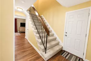 1044 Canyon View Rd, Sagamore Hills, OH 44067 - Photo 4