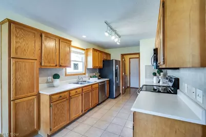 1488 Waters Edge Drive, Akron, OH 44313 - Photo 16