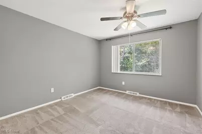 9582 Fernwood Drive, Olmsted Falls, OH 44138 - Photo 18