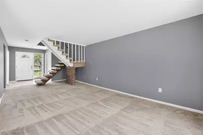 9582 Fernwood Drive, Olmsted Falls, OH 44138 - Photo 6