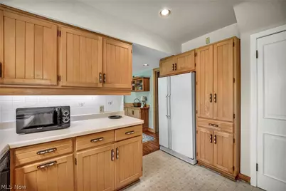 21439 Claythorne Road, Huber Heights, OH 44122 - Photo 14