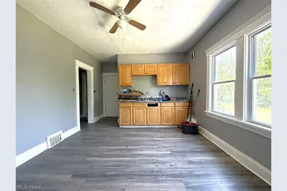 10514 Lamontier Avenue, Loveland, OH 44104 - Photo 12