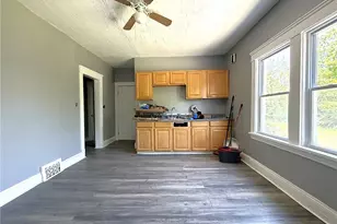 10514 Lamontier Ave, Loveland, OH 44104 - Photo 12