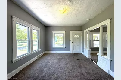 10514 Lamontier Avenue, Loveland, OH 44104 - Photo 8