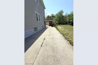 10514 Lamontier Avenue, Loveland, OH 44104 - Photo 20