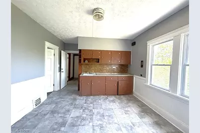10514 Lamontier Avenue, Loveland, OH 44104 - Photo 36