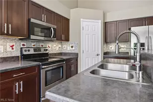 312 Lakebreeze Cove, Eastlake, OH 44095 - Photo 14
