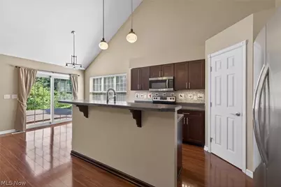 312 Lake Breeze Cove, Eastlake, OH 44095 - Photo 10
