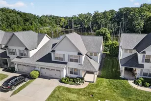 312 Lakebreeze Cove, Eastlake, OH 44095 - Photo 2