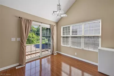 312 Lake Breeze Cove, Eastlake, OH 44095 - Photo 16