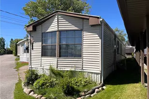 12860 Mayfield Rd, Chardon, OH 44024 - Photo 2