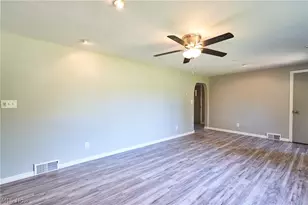 1160 Ivy St NW, North Canton, OH 44720 - Photo 4