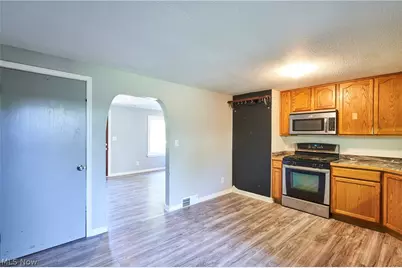 1160 Ivy Street NW, North Canton, OH 44720 - Photo 6
