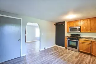 1160 Ivy St NW, North Canton, OH 44720 - Photo 6