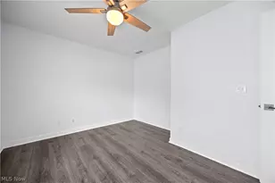 2059 W 34th Pl, Loveland, OH 44113 - Photo 16