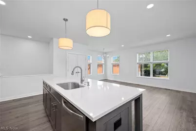 2059 W 34th Place, Loveland, OH 44113 - Photo 4