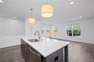 2059 W 34th Pl, Loveland, OH 44113 - Photo 4