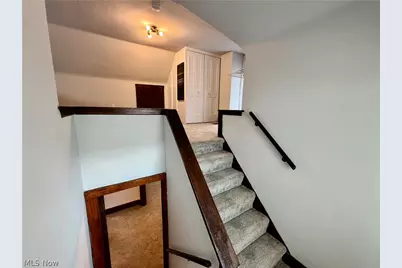458 Crestwood Avenue, Akron, OH 44302 - Photo 24