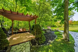 10600 Locust Grove Dr, Chardon, OH 44024 - Photo 26