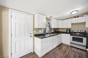 388 Prospect St, Wellington, OH 44090 - Photo 12