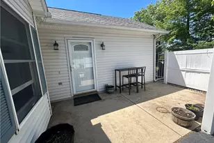 5916 Callaway Cir, Youngstown, OH 44515 - Photo 2