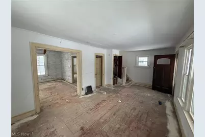 1362 Girard Street, Akron, OH 44301 - Photo 6