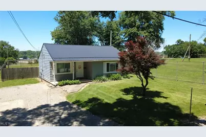 1049 S Luck Avenue, Zanesville, OH 43701 - Photo 2