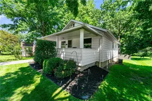 19 Nesbitt St, Poland, OH 44514 - Photo 2