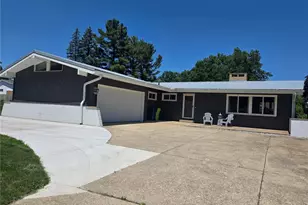 482 Fairwood Dr, Tallmadge, OH 44278 - Photo 2