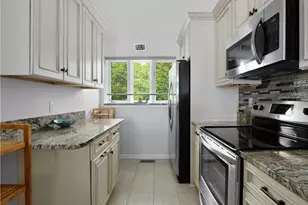179 Marina Point Dr, Sandusky, OH 44870 - Photo 16