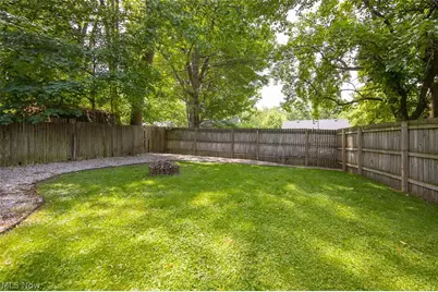 2324 Suncrest Drive, Cuyahoga Falls, OH 44221 - Photo 4