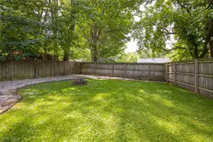 2324 Suncrest Dr, Cuyahoga Falls, OH 44221 - Photo 4