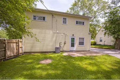 2324 Suncrest Drive, Cuyahoga Falls, OH 44221 - Photo 4