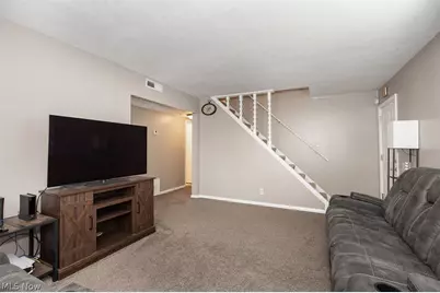 2324 Suncrest Drive, Cuyahoga Falls, OH 44221 - Photo 14
