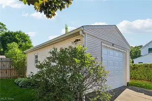 225 24th St NW, Barberton, OH 44203 - Photo 40