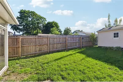 225 24th Street NW, Barberton, OH 44203 - Photo 38