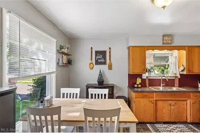 225 24th Street NW, Barberton, OH 44203 - Photo 10